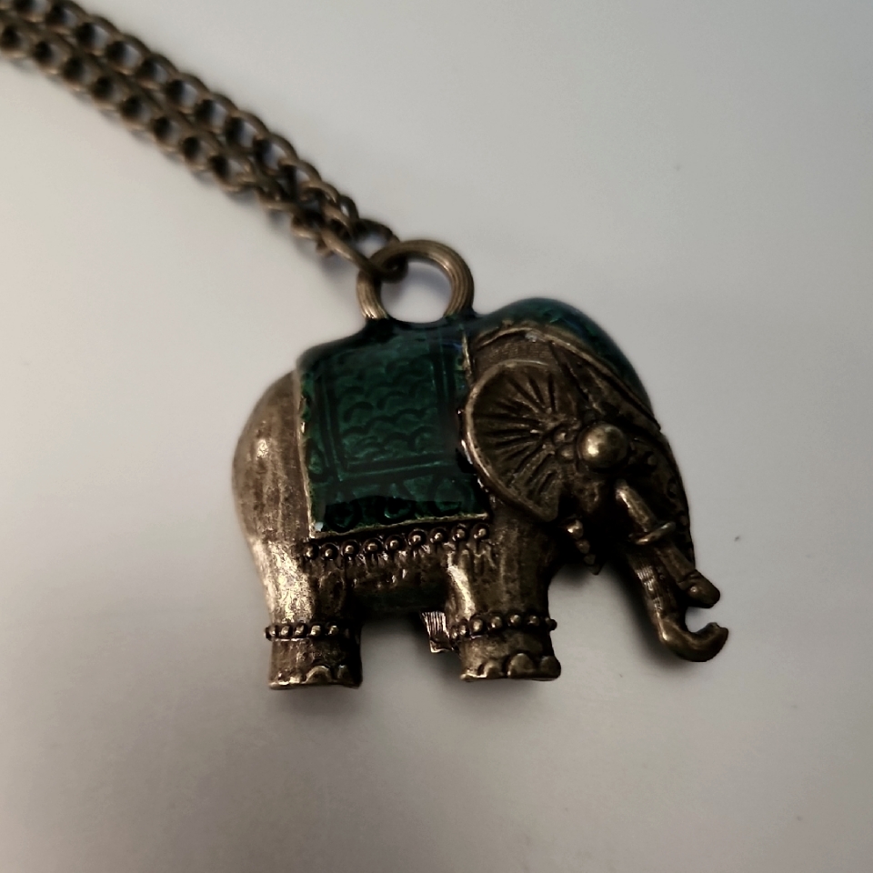 Elephant Bohemian Necklace Bronze 24 Inch Chain Pre Lovedelephant Bohemian 10$